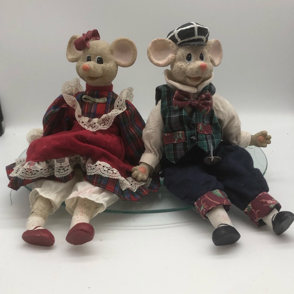 Christmas Around the World, Mantle Shelf Sitters, Marcus Mouse and Mille
